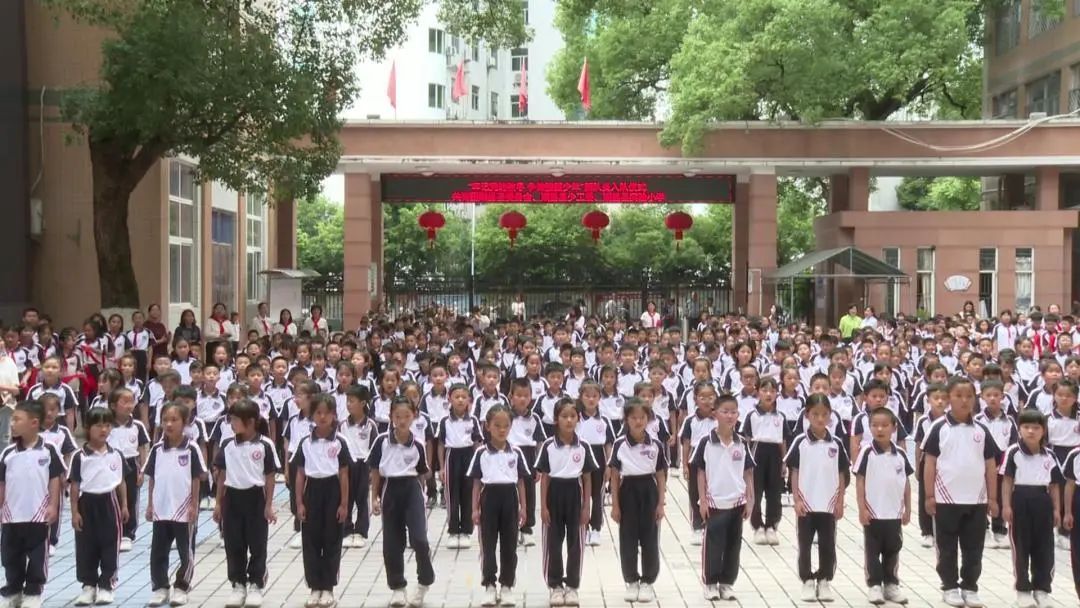 0527少先队员VA0[00-00-07][20250528-095435982].jpg